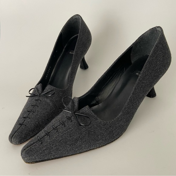 Stuart Weitzman Grey Wool Kitten Heels Pointed Toe Pumps with Bow - Picture 1 of 15